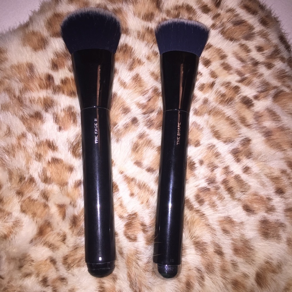 MARC JACOBS FOUNDATION & CONTOUR MAKEUP BRUSHES